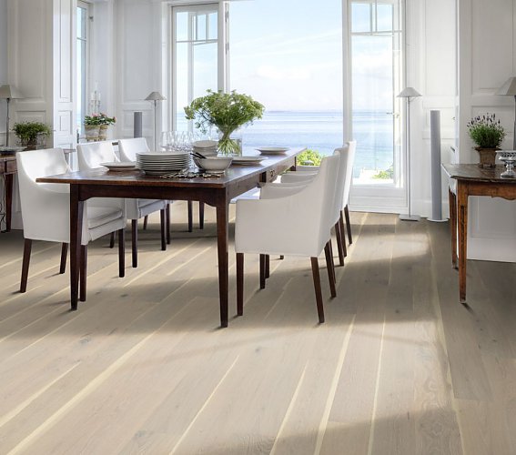 Паркетная доска Kahrs Дуб Овёс Oat 2000×187×15 фото в интерьере